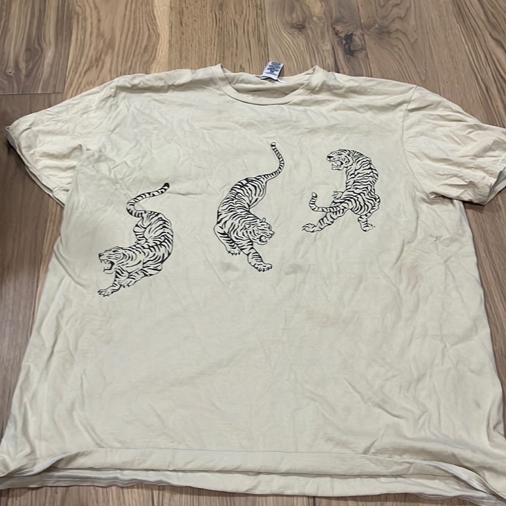 viral urban t shirt